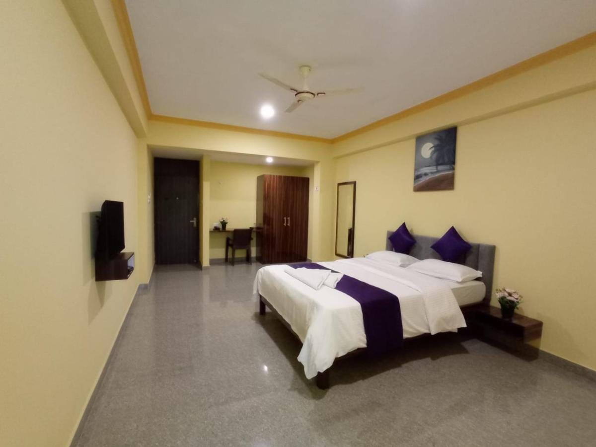 Brit's Palace Goa Agacaim