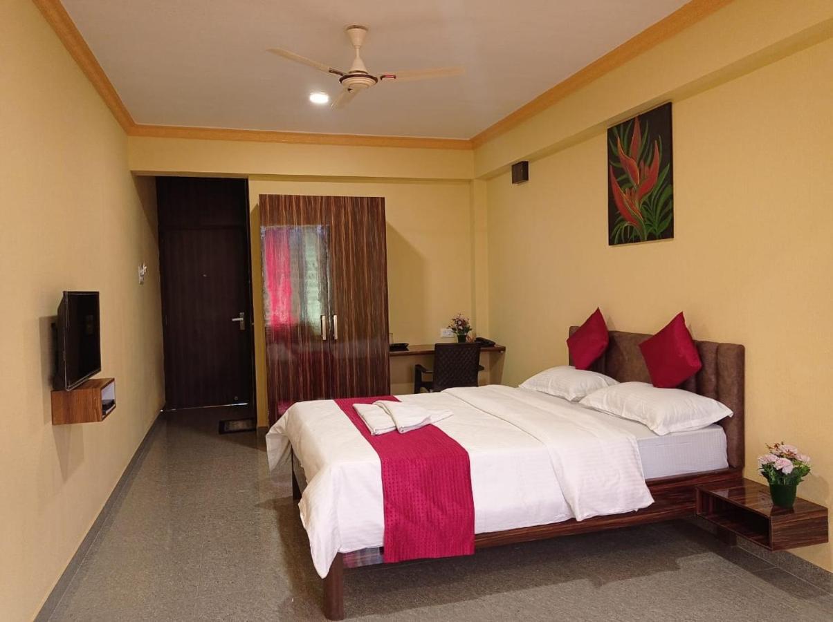 Brit's Palace Goa Agacaim