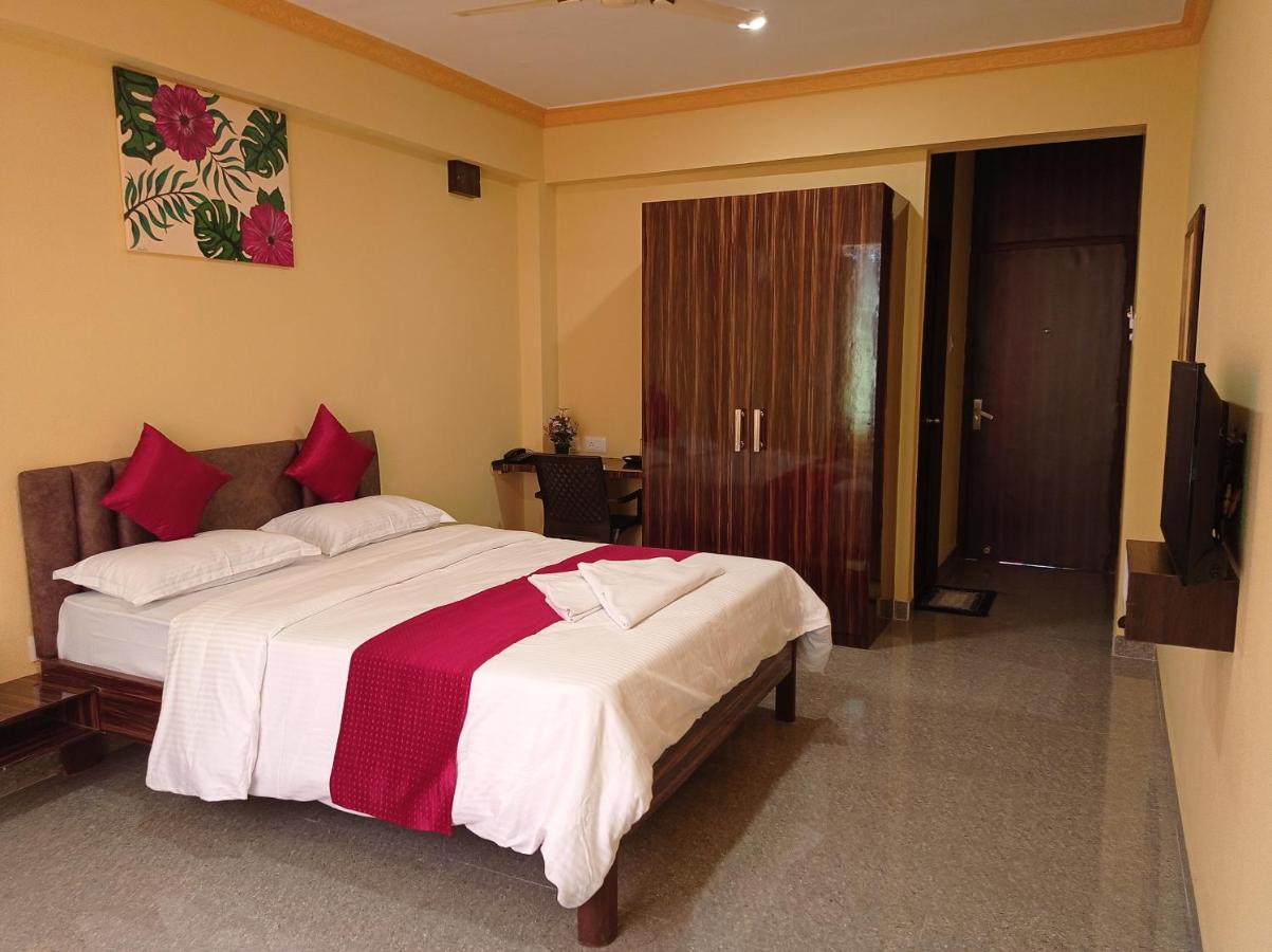 Brit's Palace Goa Agacaim